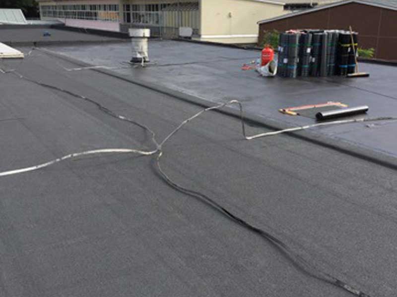 New flat roof on millhill county high school